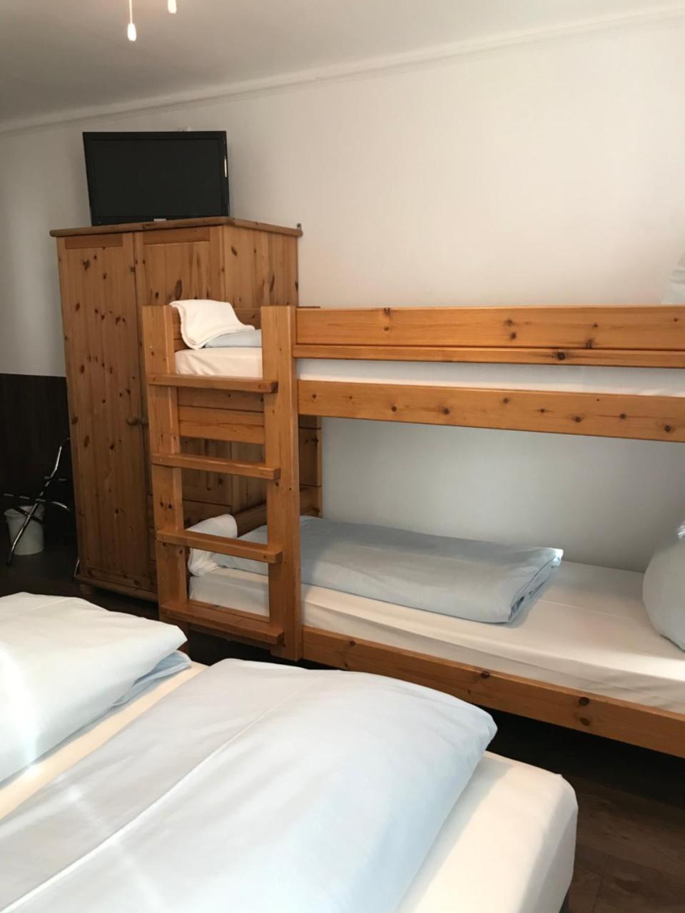 Hotel Guntia Boardinghouse Гюнцбург Экстерьер фото